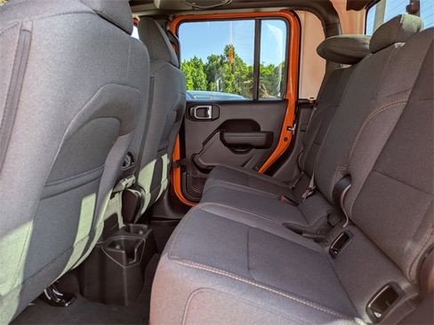 New 2025 Jeep Gladiator Sport image 13