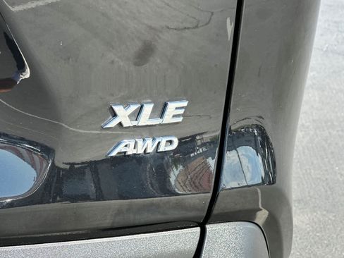 Used 2022 Toyota RAV4 XLE image 32