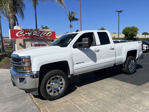 Used 2019 Chevrolet Silverado 2500 LT w/ LT Convenience Package image 5