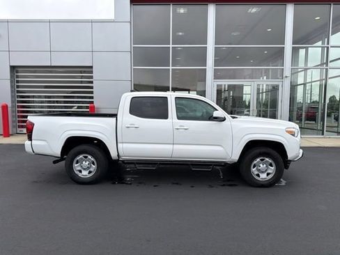 Certified 2023 Toyota Tacoma SR AWD/4WD image 8