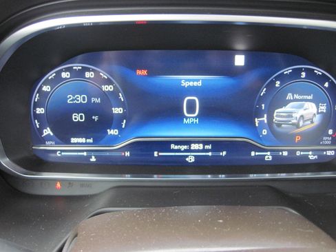 Used 2023 Chevrolet Tahoe Z71 w/ Off-Road Capability Package image 18