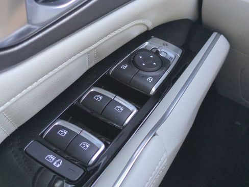 Used 2023 Kia Sorento SX image 26