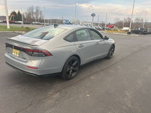 Used 2025 Honda Accord Sport image 7