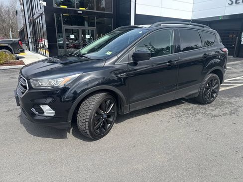 Used 2018 Ford Escape SE w/ SE Sport Appearance Package image 1