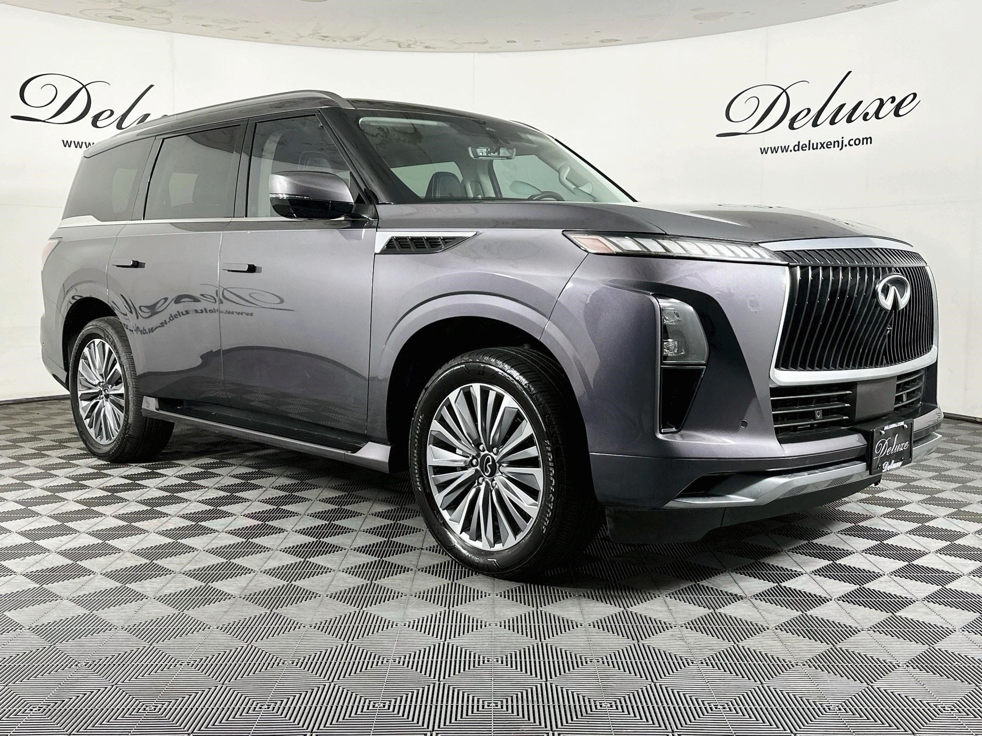 Used 2025 INFINITI QX80 Luxe AWD/4WD image 1