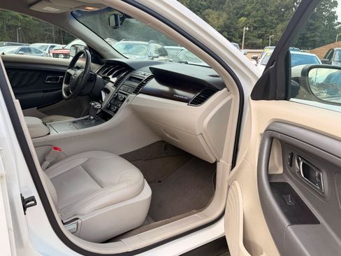 Used 2011 Ford Taurus SEL FWD image 18
