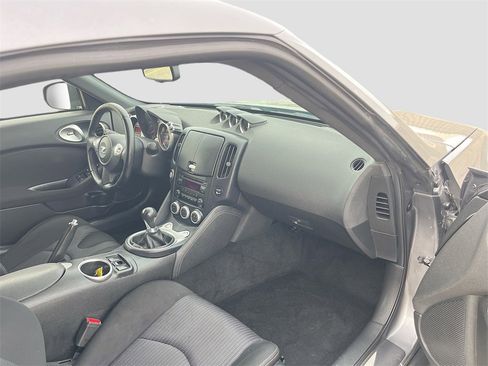Used 2020 Nissan 370Z w/ Sport Package image 25