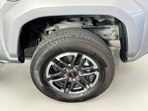 Used 2025 Toyota Tacoma TRD Sport RWD image 11