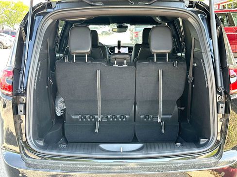 New 2026 Chrysler Pacifica Select image 28