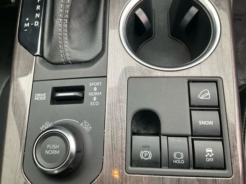Used 2023 Toyota Highlander Platinum AWD/4WD image 19