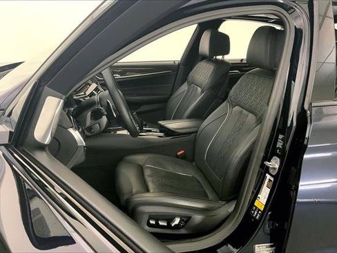 Used 2019 BMW 540i xDrive w/ M Sport Package image 13