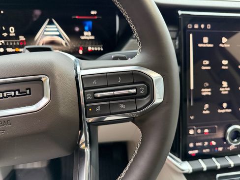 Used 2024 GMC Acadia Denali w/ Super Cruise Package image 16