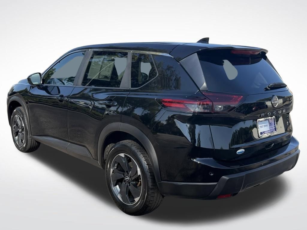 Used 2025 Nissan Rogue SV FWD image 5