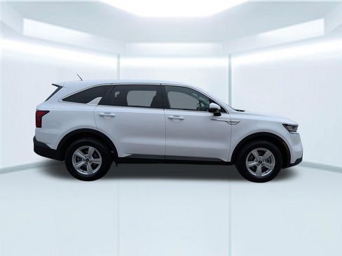Used 2023 Kia Sorento LX FWD image 7