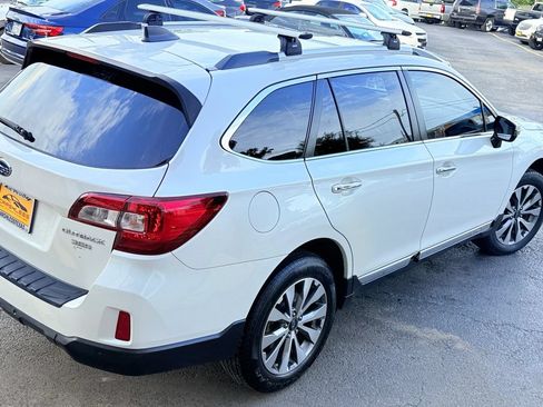 Used 2017 Subaru Outback 3.6R Touring AWD/4WD image 15
