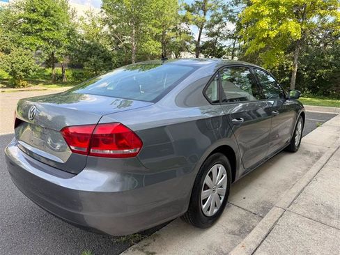 Used 2013 Volkswagen Passat 2.5 S FWD image 18