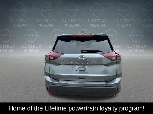 Used 2025 Nissan Rogue SV w/ SV Premium Package FWD image 5