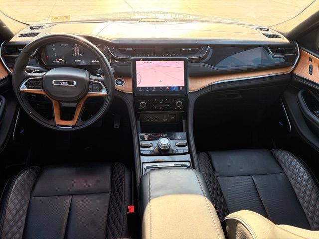 Used 2024 Jeep Grand Cherokee Summit AWD/4WD image 13
