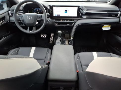 Used 2025 Toyota Camry SE w/ Multimedia Upgrade Package FWD image 12