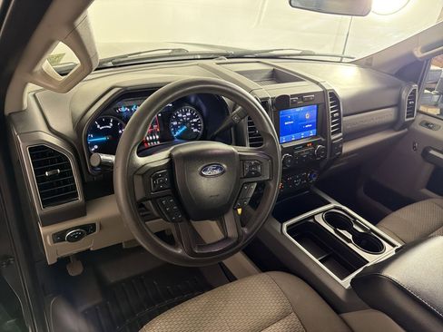 Used 2021 Ford F250 XLT w/ FX4 Off-Road Package AWD/4WD image 4