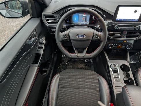 Certified 2025 Ford Escape ST-Line AWD/4WD image 12
