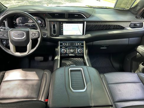 Used 2024 GMC Yukon Denali RWD image 11