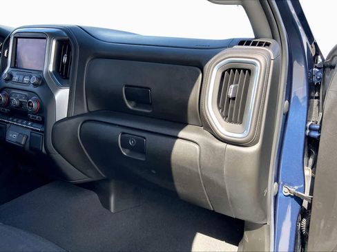 Used 2022 Chevrolet Silverado 1500 LT AWD/4WD image 27
