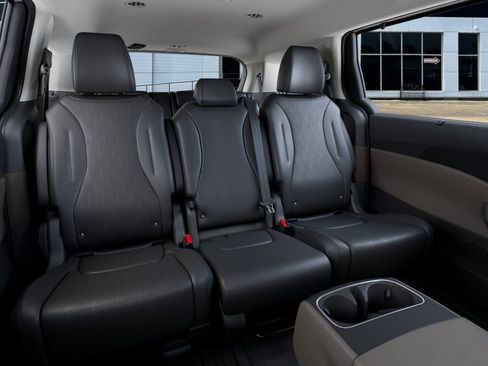 New 2026 Kia Carnival EX FWD image 18