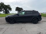 Used 2020 Jeep Cherokee Latitude Plus image 4