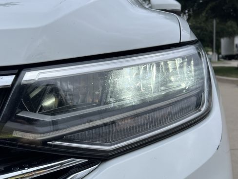 Used 2022 Volkswagen Tiguan SE FWD image 6