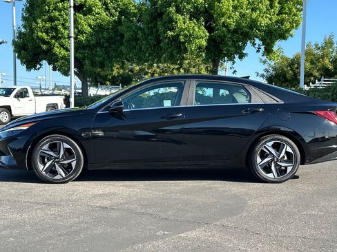 Used 2023 Hyundai Elantra Limited w/ Preferred Accessory Package FWD image 7