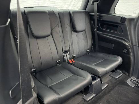 Used 2021 Mercedes-Benz GLB 250 4MATIC w/ Premium Package image 38