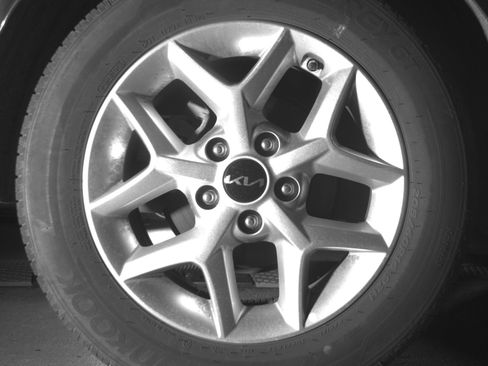 Used 2025 Kia Soul LX w/ LX Technology Package FWD image 15
