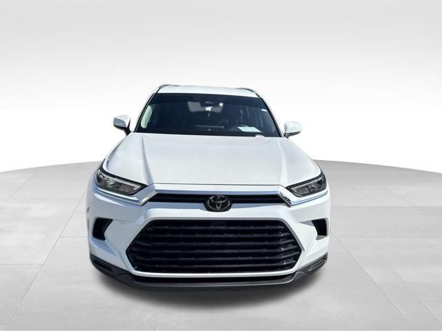 Used 2024 Toyota Grand Highlander AWD image 2
