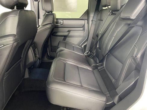 New 2025 Ford Bronco Outer Banks w/ Sasquatch Package image 13