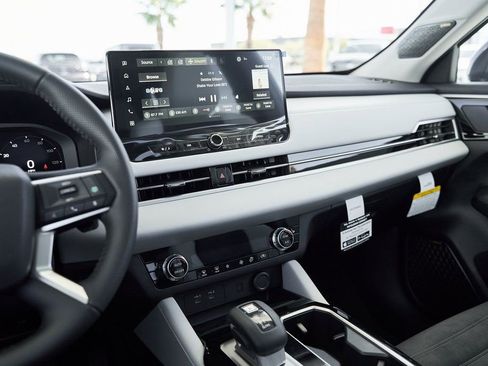 Used 2025 Mitsubishi Outlander SE FWD image 42