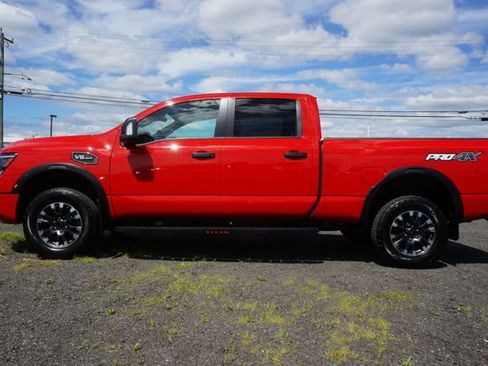 Used 2024 Nissan Titan PRO-4X w/ Pro-4x Convenience Package AWD/4WD image 4