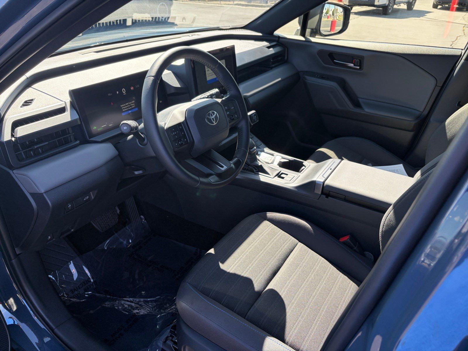 Used 2026 Toyota RAV4 SE w/ Convenience Package FWD image 10