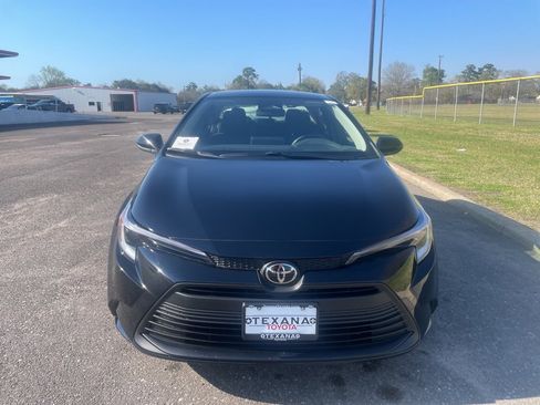 New 2026 Toyota Corolla LE image 2