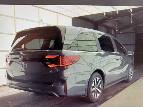 Used 2025 Honda Odyssey EX-L image 3