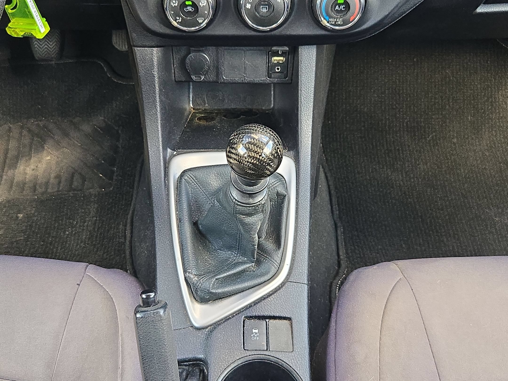 Used 2014 Toyota Corolla L FWD image 19