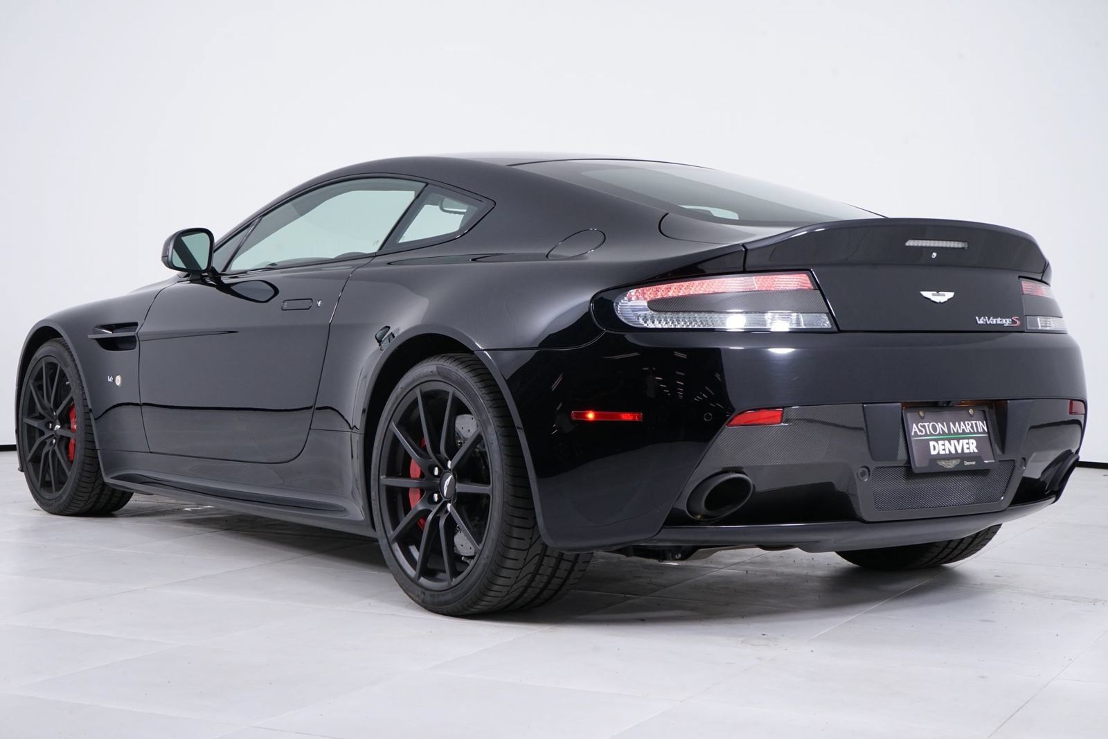 Used 2015 Aston Martin V12 Vantage S RWD image 17