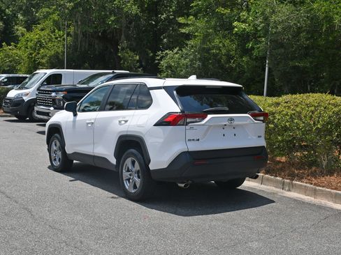 Used 2025 Toyota RAV4 XLE FWD image 3