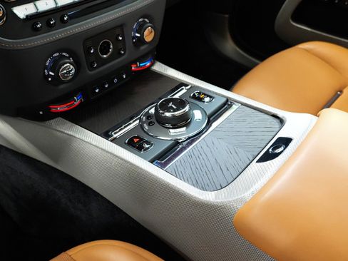 Used 2018 Rolls-Royce Wraith RWD image 28