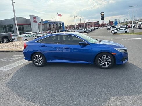 Used 2018 Honda Civic EX image 5