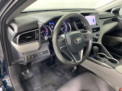 Used 2021 Toyota Camry LE image 10
