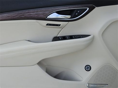 Used 2021 Buick Envision Avenir w/ Technology Package II image 23