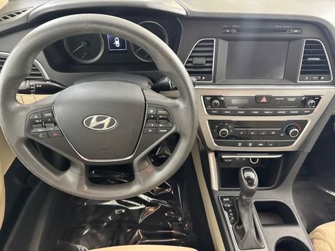 Used 2017 Hyundai Sonata SE FWD image 22