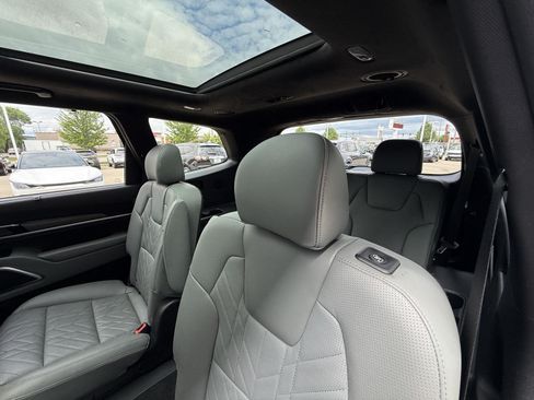 Used 2024 Kia Telluride SX Prestige X-Pro AWD/4WD image 28