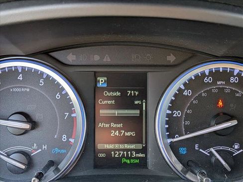 Used 2019 Toyota Highlander Limited FWD image 11
